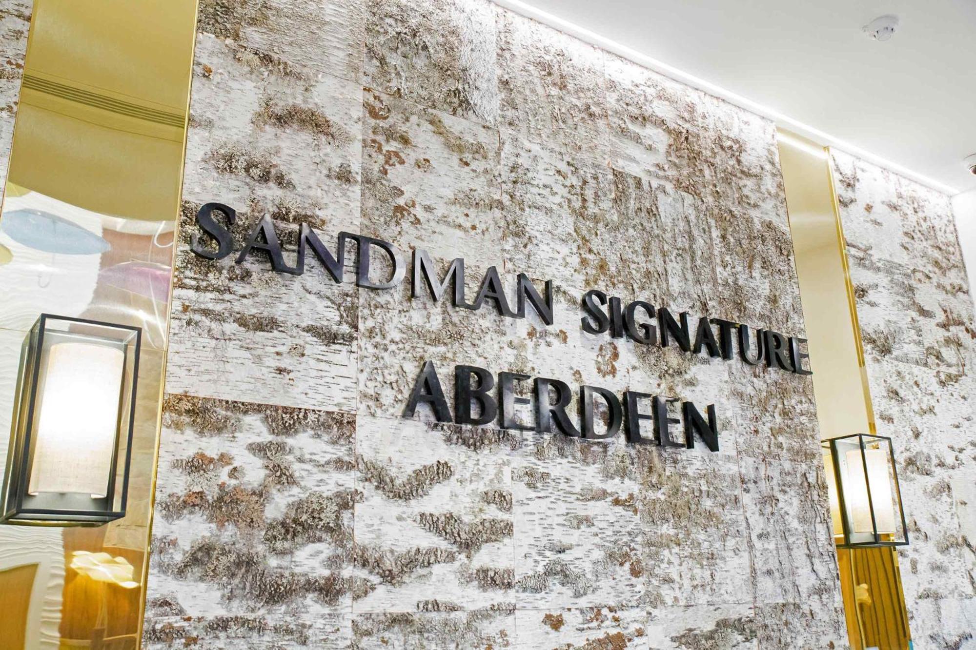 Hotel Sandman Signature & Aberdeen